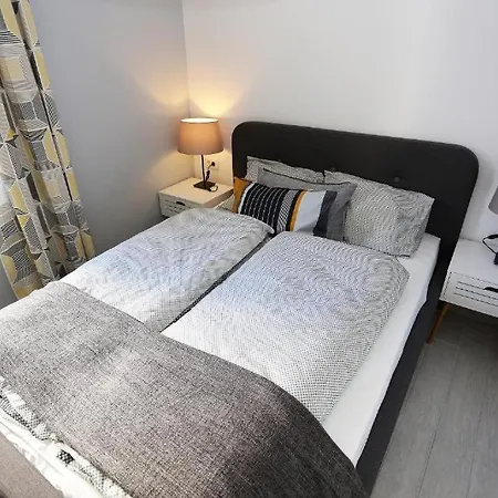 Maggie By Adex Travel Guest house