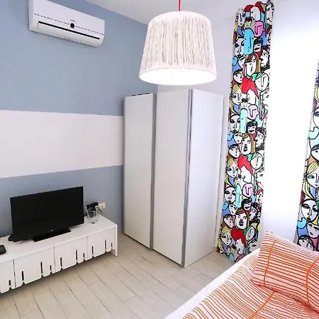 Maggie By Adex Travel Guest house