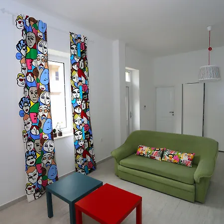Maggie By Adex Travel Guest house