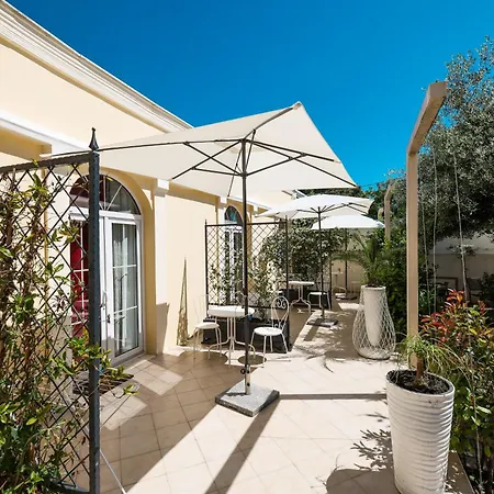 Maggie By Adex Travel Guest house